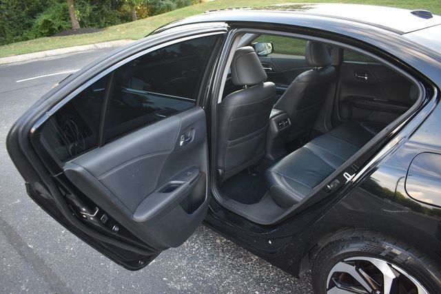 2017 Honda Accord Sedan EX-L V6 Automatic w/Navi & Honda Sensing - 22903867 - 38