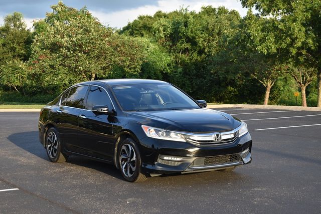 2017 Honda Accord Sedan EX-L V6 Automatic w/Navi & Honda Sensing - 22903867 - 43