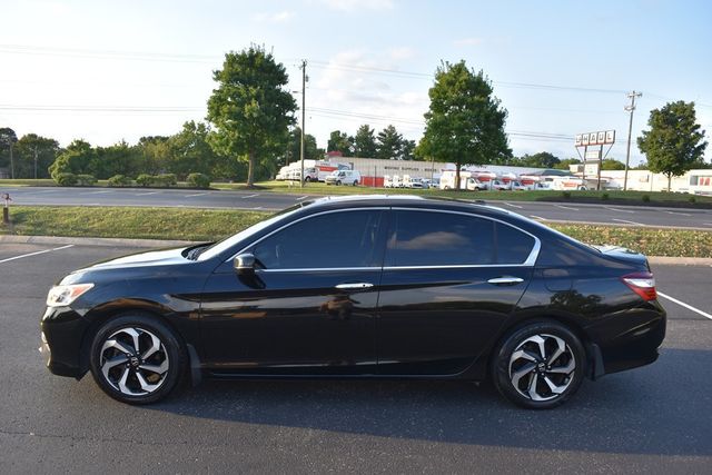 2017 Honda Accord Sedan EX-L V6 Automatic w/Navi & Honda Sensing - 22903867 - 45