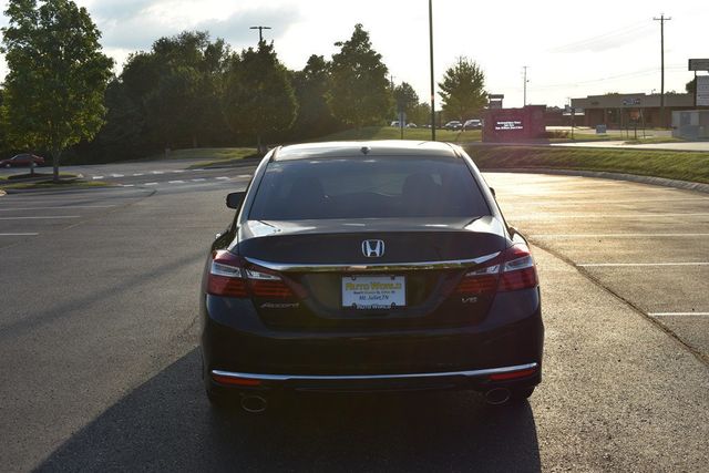 2017 Honda Accord Sedan EX-L V6 Automatic w/Navi & Honda Sensing - 22903867 - 50