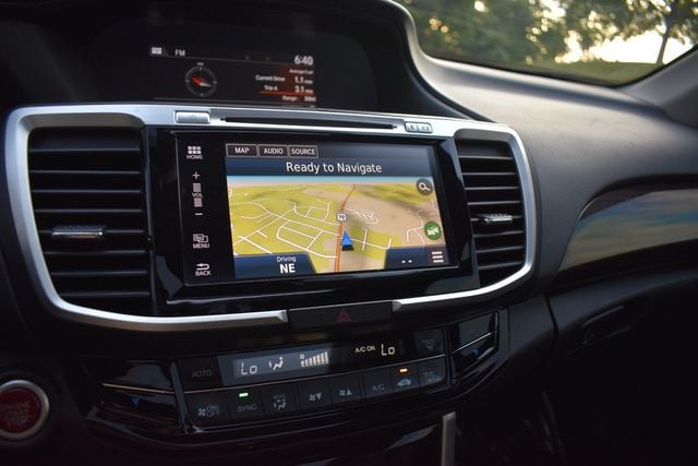 2017 Honda Accord Sedan EX-L V6 Automatic w/Navi & Honda Sensing - 22903867 - 6