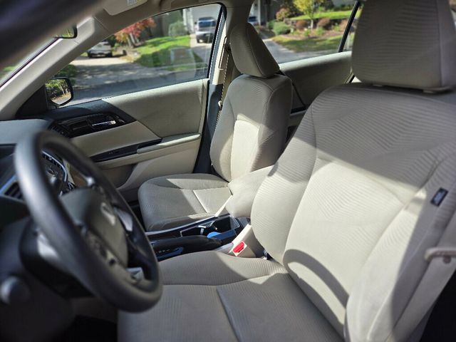 2017 Honda Accord Sedan LX CVT - 22934671 - 10