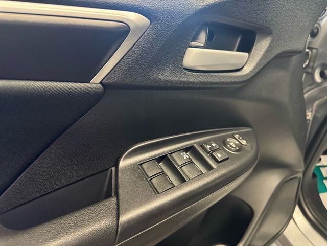 2017 Honda Fit LX Manual - 22937393 - 11