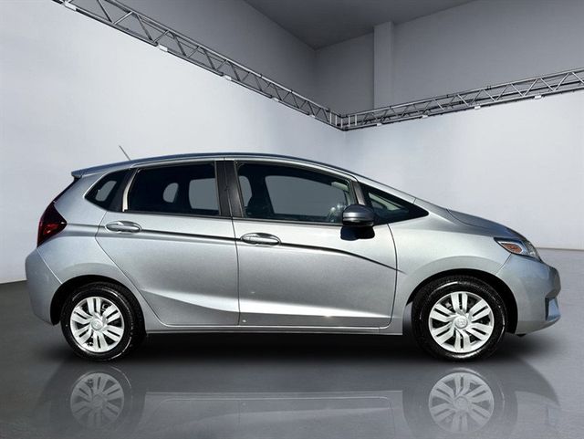 2017 Honda Fit LX Manual - 22937393 - 2