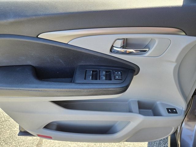 2017 Honda Pilot EX-L AWD - 22914866 - 16