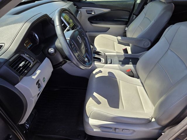 2017 Honda Pilot EX-L AWD - 22914866 - 7