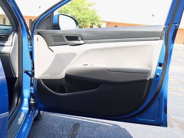 2017 Hyundai Elantra SE 2.0L Automatic - 22907007 - 22