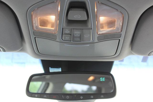 2017 Hyundai Santa Fe Limited Ultimate 3.3L Automatic AWD - 22896446 - 24
