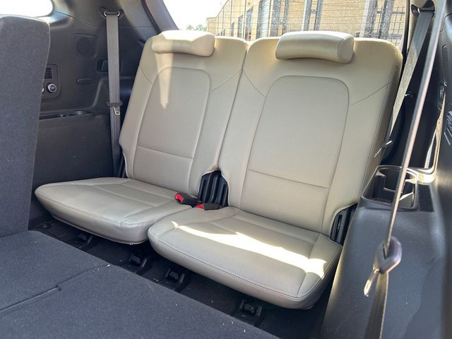 2017 Hyundai Santa Fe SE Ultimate 3.3L Automatic - 22934501 - 6