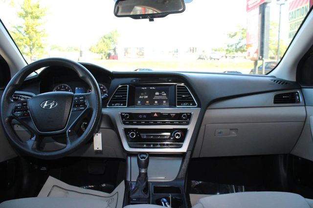 2017 Hyundai Sonata SE 2.4L - 22906843 - 18