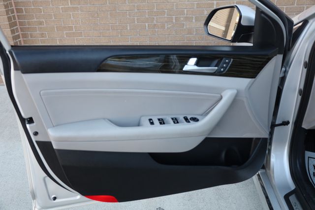 2017 Hyundai Sonata Hybrid Limited 2.0L - 22907960 - 13