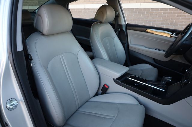 2017 Hyundai Sonata Hybrid Limited 2.0L - 22907960 - 26