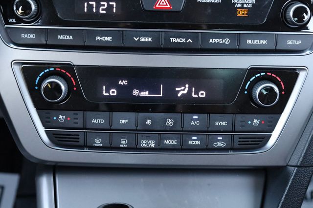 2017 Hyundai Sonata Hybrid Limited 2.0L - 22907960 - 38