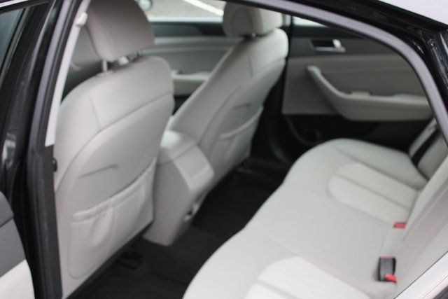 2017 Hyundai Sonata Hybrid SE 2.0L - 22934024 - 14