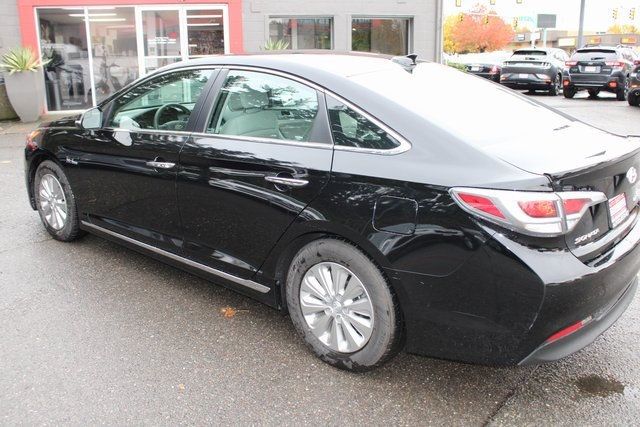 2017 Hyundai Sonata Hybrid SE 2.0L - 22934024 - 5