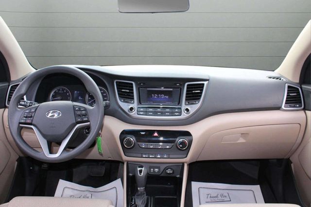 2017 Hyundai Tucson SE AWD 4dr SUV - 22930549 - 19