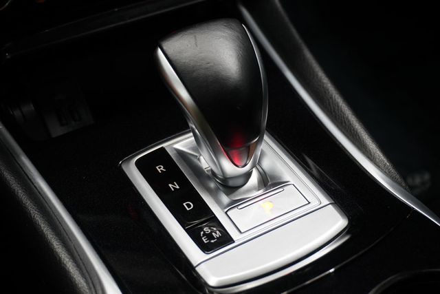 2017 INFINITI QX30 Premium FWD - 22875889 - 19