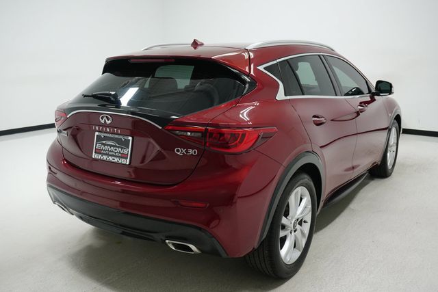 2017 INFINITI QX30 Premium FWD - 22875889 - 3