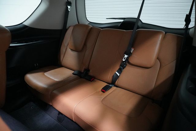 2017 INFINITI QX80 RWD Signature Edition - 22809108 - 11