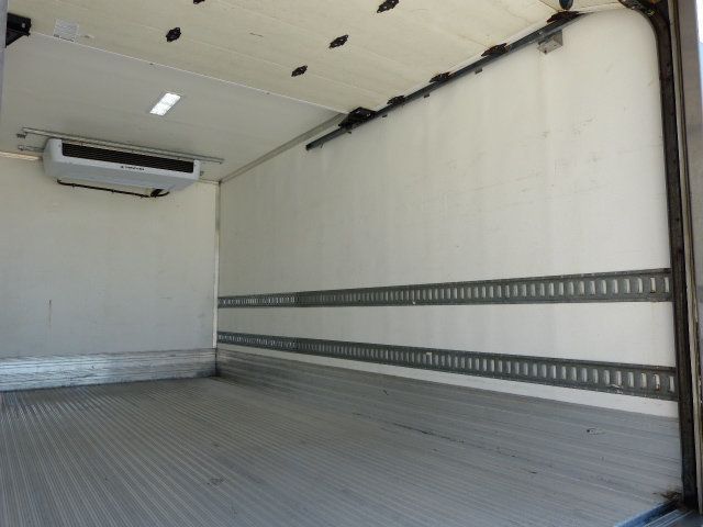 2017 Isuzu NQR 5.2L 4CYL. TURBO DIESEL*TILT CAB*DRW*16FT REFRIGERATED BOX TRUCK - 22807572 - 18