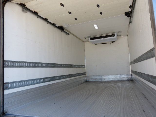 2017 Isuzu NQR 5.2L 4CYL. TURBO DIESEL*TILT CAB*DRW*16FT REFRIGERATED BOX TRUCK - 22807572 - 19