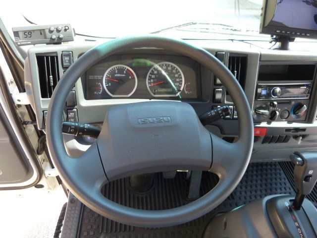 2017 Isuzu NQR 5.2L 4CYL. TURBO DIESEL*TILT CAB*DRW*16FT REFRIGERATED BOX TRUCK - 22807572 - 33