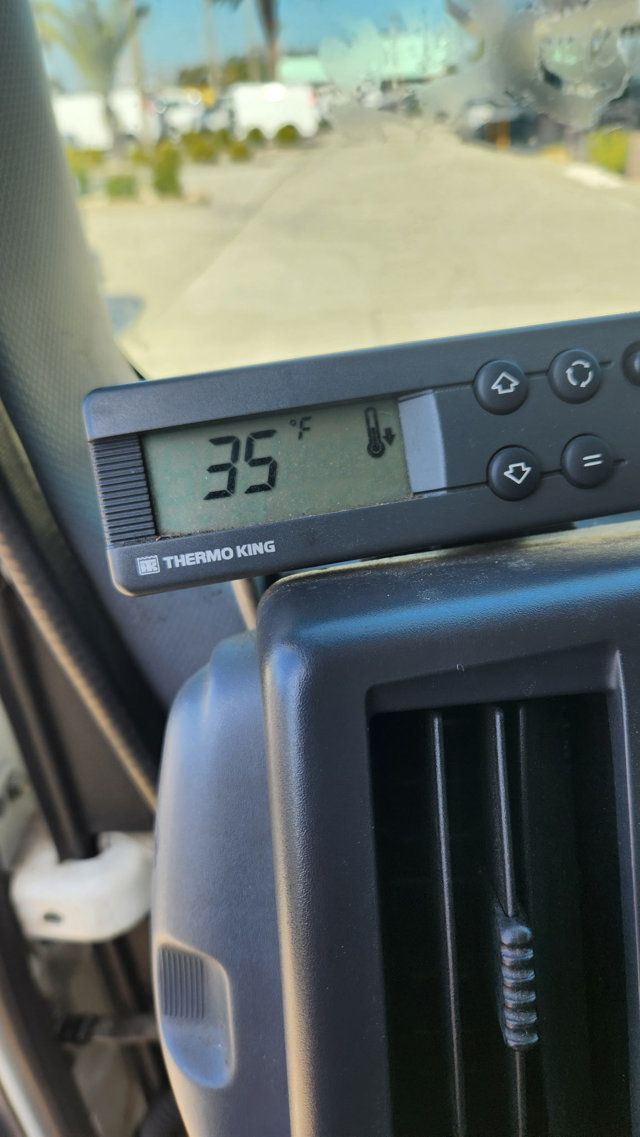 2017 Isuzu NQR 5.2L 4CYL. TURBO DIESEL*TILT CAB*DRW*16FT REFRIGERATED BOX TRUCK - 22807572 - 45