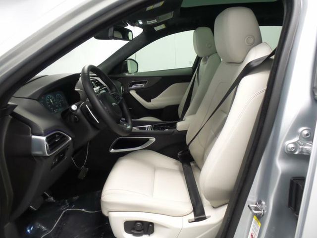 2017 Jaguar F-PACE First Edition AWD - 15400182 - 6