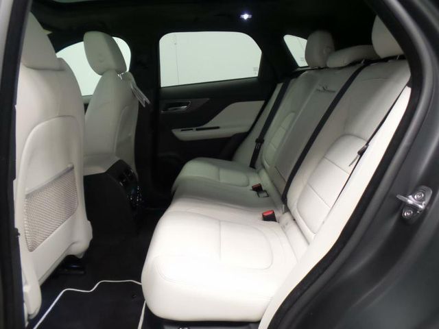 2017 Jaguar F-PACE First Edition AWD - 15400182 - 7