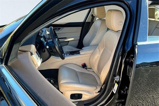2017 Jaguar XF 35t Prestige AWD - 22920702 - 9