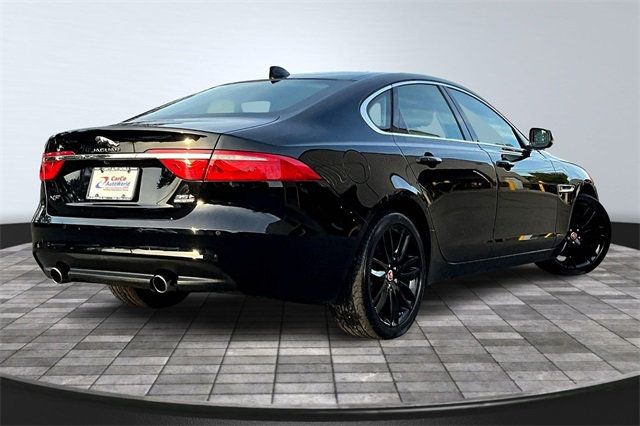 2017 Jaguar XF 35t Prestige AWD - 22920702 - 4