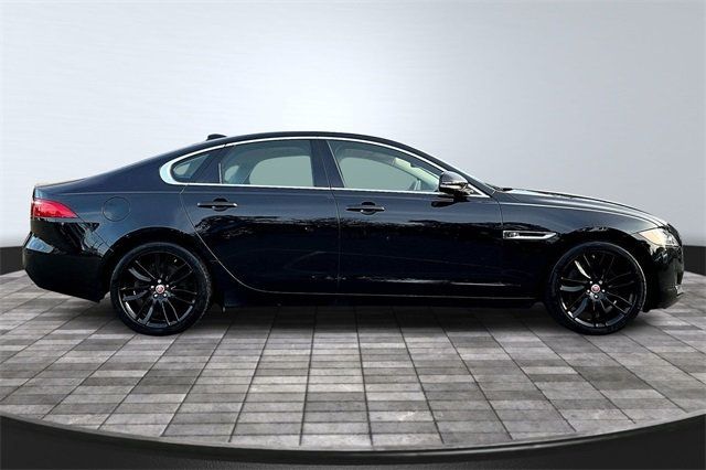 2017 Jaguar XF 35t Prestige AWD - 22920702 - 7