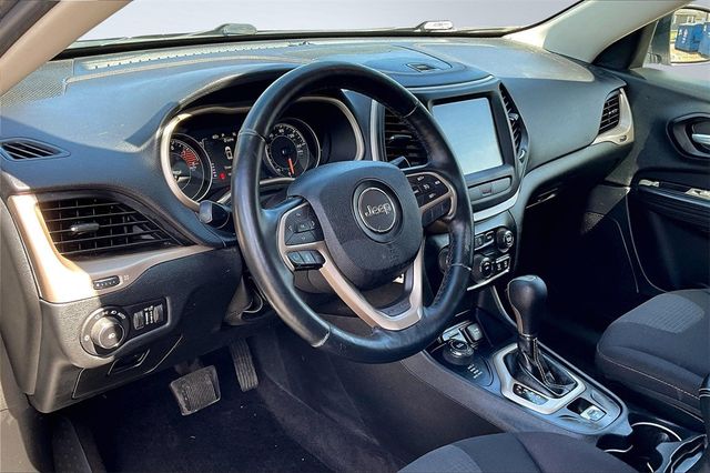 2017 Jeep Cherokee Latitude 4x4 - 22934399 - 10