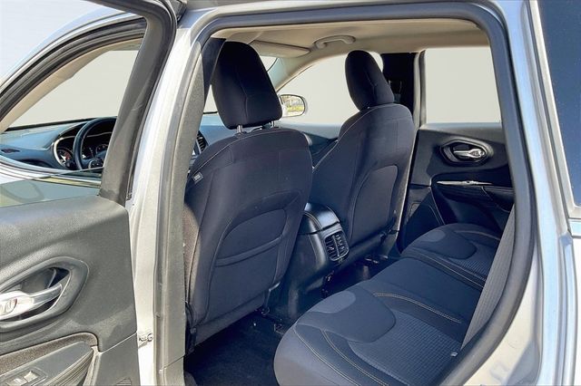 2017 Jeep Cherokee Latitude 4x4 - 22934399 - 16