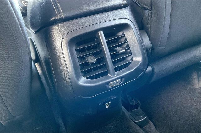 2017 Jeep Cherokee Latitude 4x4 - 22934399 - 32