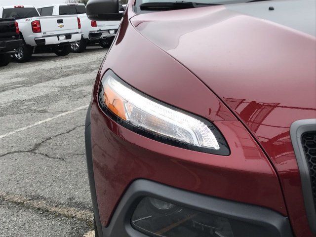 2017 Jeep Cherokee Trailhawk 4x4 - 18596628 - 9