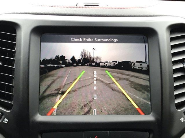 2017 Jeep Cherokee Trailhawk 4x4 - 18596628 - 19