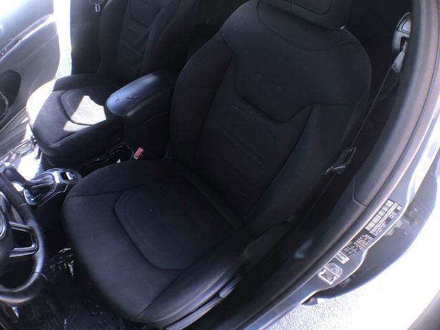 2017 Jeep Renegade Latitude FWD - 22932700 - 13