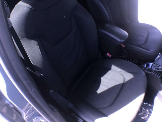 2017 Jeep Renegade Latitude FWD - 22932700 - 20