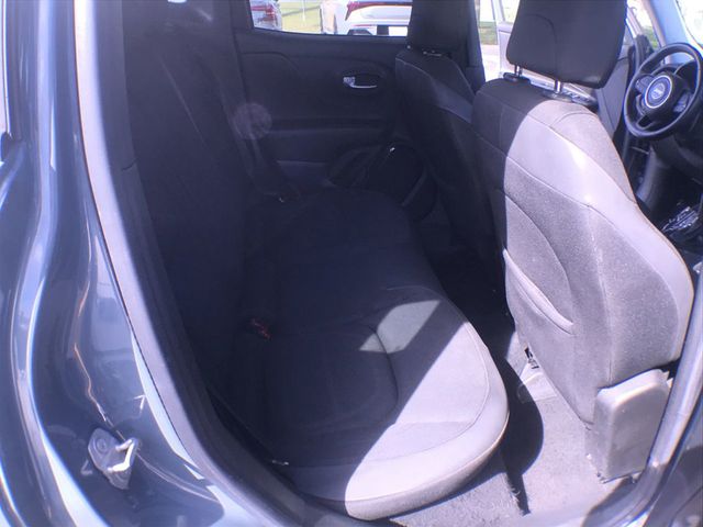 2017 Jeep Renegade Latitude FWD - 22932700 - 21