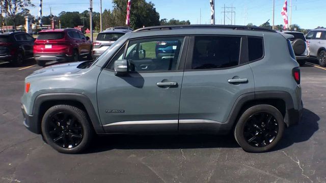 2017 Jeep Renegade Latitude FWD - 22932700 - 4