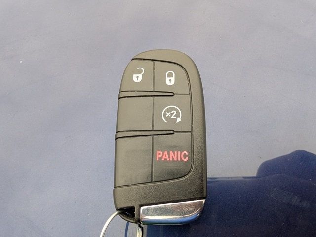 2017 Jeep Renegade Sport 4x4 - 22936337 - 3