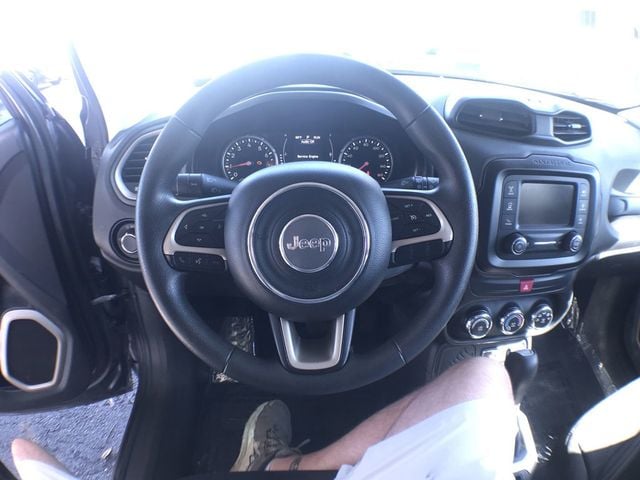 2017 Jeep Renegade Sport FWD - 22933828 - 14