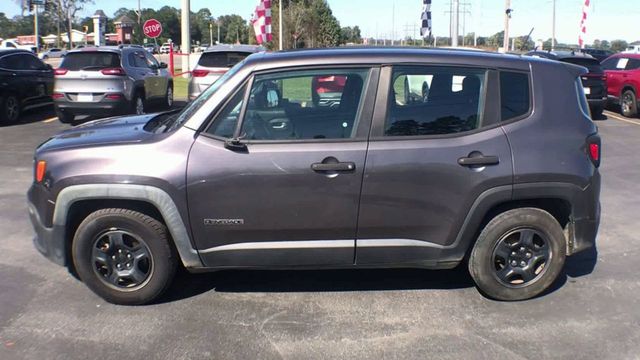2017 Jeep Renegade Sport FWD - 22933828 - 4