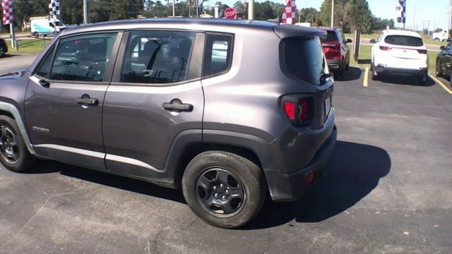 2017 Jeep Renegade Sport FWD - 22933828 - 5