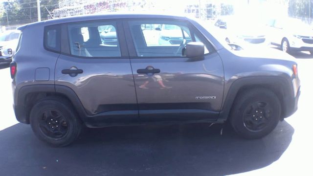 2017 Jeep Renegade Sport FWD - 22933828 - 8