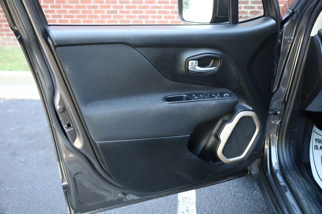 2017 Jeep Renegade Sport FWD - 22932869 - 11