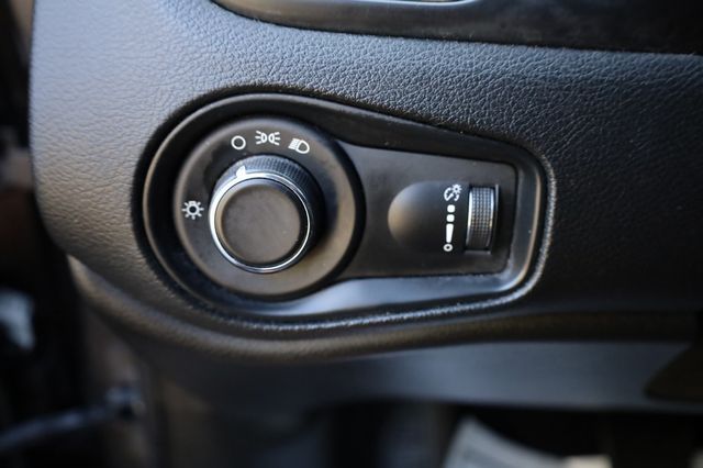 2017 Jeep Renegade Sport FWD - 22932869 - 30