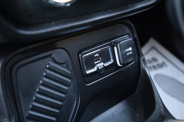 2017 Jeep Renegade Sport FWD - 22932869 - 35