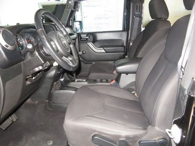 2017 Jeep Wrangler 4X4 HARDTOP WILLYS JEEP WRANGLER EXTRA CLEAN  LOW MILES  - 22938575 - 17